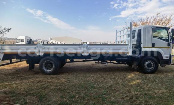 Acheter Occasion Utilitaire Isuzu FTR 850 Blanc à Mbabane, Manzini Acheter Occasion Utilitaire Isuzu FTR 850 Blanc à Mbabane, Manzini
