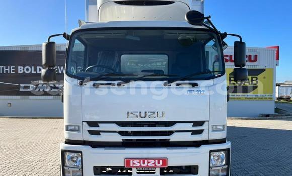 Nunua Ilio tumika Isuzu FTR 850 White Lori ndani ya Mbabane nchini Manzini Nunua Ilio tumika Isuzu FTR 850 White Lori ndani ya Mbabane nchini Manzini