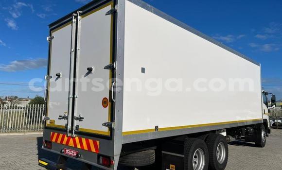 Nunua Ilio tumika Isuzu FTR 850 White Lori ndani ya Mbabane nchini Manzini Nunua Ilio tumika Isuzu FTR 850 White Lori ndani ya Mbabane nchini Manzini