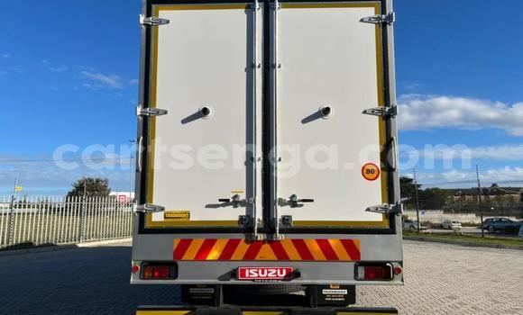 Nunua Ilio tumika Isuzu FTR 850 White Lori ndani ya Mbabane nchini Manzini Nunua Ilio tumika Isuzu FTR 850 White Lori ndani ya Mbabane nchini Manzini