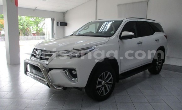 Buy Used Toyota Fortuner White Car in Big Bend in Lubombo District Buy Used Toyota Fortuner White Car in Big Bend in Lubombo District