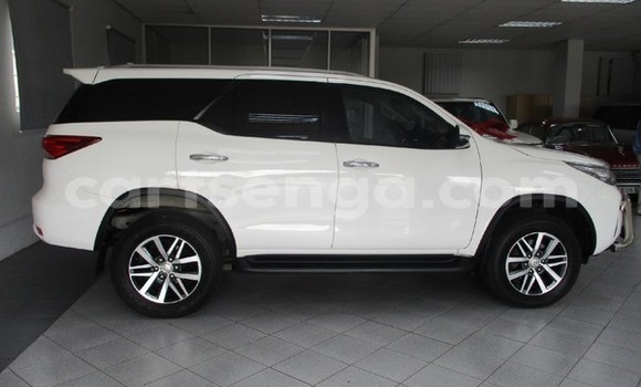 Buy Used Toyota Fortuner White Car in Big Bend in Lubombo District Buy Used Toyota Fortuner White Car in Big Bend in Lubombo District