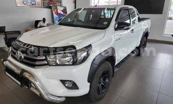 Buy Used Toyota Hilux White Car in Big Bend in Lubombo District
