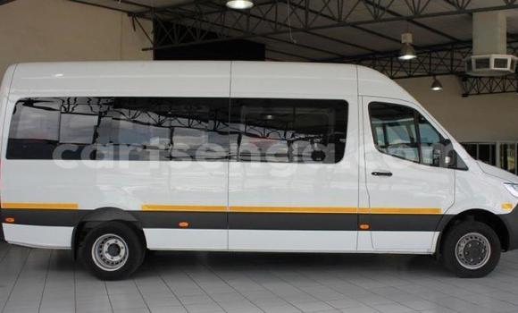 Nunua Ilio tumika Mercedes‒Benz Viano White Gari ndani ya Mbabane nchini Manzini Nunua Ilio tumika Mercedes‒Benz Viano White Gari ndani ya Mbabane nchini Manzini