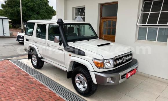 Buy Used Toyota Land Cruiser White Car in Mbabane in Manzini Buy Used Toyota Land Cruiser White Car in Mbabane in Manzini