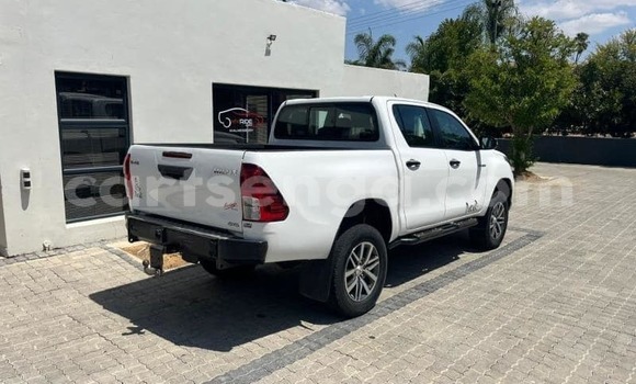Buy Used Toyota Hilux White Car in Big Bend in Lubombo Buy Used Toyota Hilux White Car in Big Bend in Lubombo
