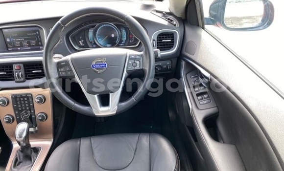 Nunua Ilio tumika Volvo V40 Cross Country Red Gari ndani ya Big Bend nchini Wilaya ya Lubombo Nunua Ilio tumika Volvo V40 Cross Country Red Gari ndani ya Big Bend nchini Wilaya ya Lubombo