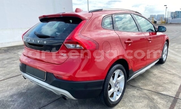 Nunua Ilio tumika Volvo V40 Cross Country Red Gari ndani ya Big Bend nchini Wilaya ya Lubombo Nunua Ilio tumika Volvo V40 Cross Country Red Gari ndani ya Big Bend nchini Wilaya ya Lubombo