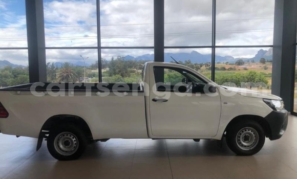 Nunua Ilio tumika Toyota Hilux White Gari ndani ya Mhlambanyatsi nchini Manzini Nunua Ilio tumika Toyota Hilux White Gari ndani ya Mhlambanyatsi nchini Manzini