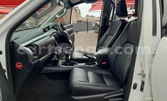 Acheter Occasion Voiture Toyota Hilux Blanc à Big Bend, Lubombo District Acheter Occasion Voiture Toyota Hilux Blanc à Big Bend, Lubombo District