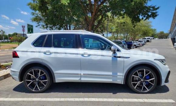 Buy Used Volkswagen Amarok White Car in Mbabane in Manzini Buy Used Volkswagen Amarok White Car in Mbabane in Manzini