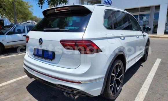 Buy Used Volkswagen Amarok White Car in Mbabane in Manzini Buy Used Volkswagen Amarok White Car in Mbabane in Manzini