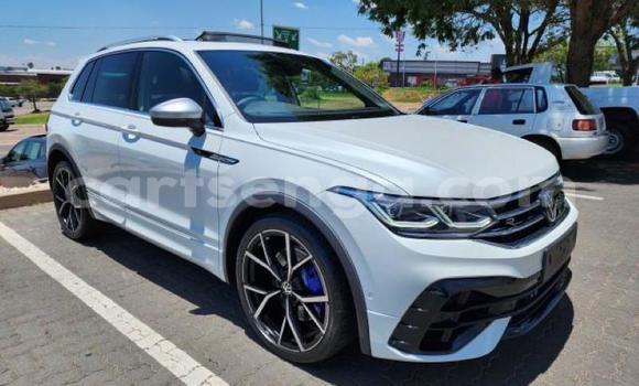 Buy Used Volkswagen Amarok White Car in Mbabane in Manzini Buy Used Volkswagen Amarok White Car in Mbabane in Manzini