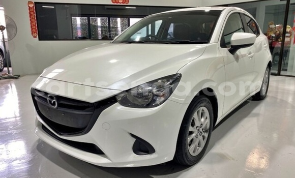 Acheter Occasion Voiture Mazda 2 Blanc à Lobamba, Manzini