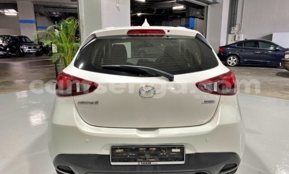 Nunua Ilio tumika Mazda 2 White Gari ndani ya Lobamba nchini Manzini Nunua Ilio tumika Mazda 2 White Gari ndani ya Lobamba nchini Manzini