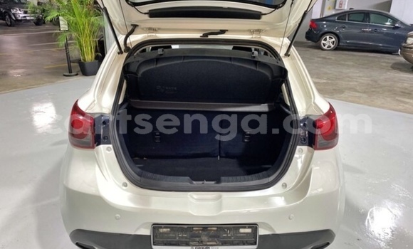 Nunua Ilio tumika Mazda 2 White Gari ndani ya Lobamba nchini Manzini Nunua Ilio tumika Mazda 2 White Gari ndani ya Lobamba nchini Manzini