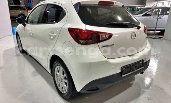 Nunua Ilio tumika Mazda 2 White Gari ndani ya Lobamba nchini Manzini Nunua Ilio tumika Mazda 2 White Gari ndani ya Lobamba nchini Manzini