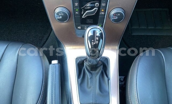 Nunua Ilio tumika Volvo V40 Cross Country White Gari ndani ya Big Bend nchini Lubombo Nunua Ilio tumika Volvo V40 Cross Country White Gari ndani ya Big Bend nchini Lubombo