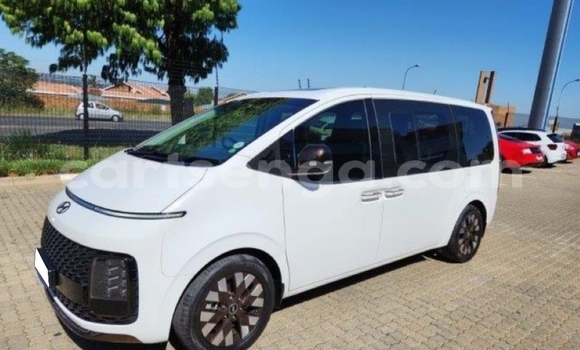 Acheter Occasion Voiture Hyundai Starex (H-1) Blanc à Big Bend, Lubombo District Acheter Occasion Voiture Hyundai Starex (H-1) Blanc à Big Bend, Lubombo District