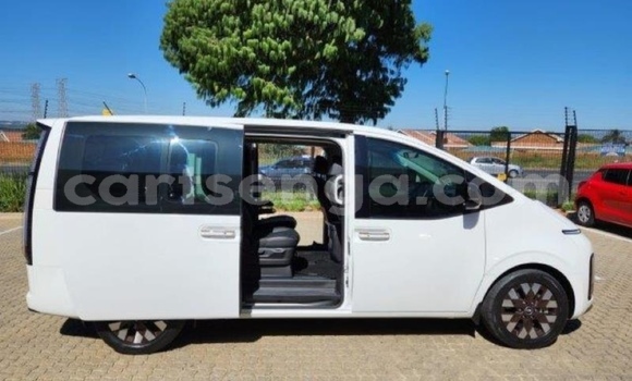 Nunua Ilio tumika Hyundai Starex (H-1) White Gari ndani ya Big Bend nchini Wilaya ya Lubombo Nunua Ilio tumika Hyundai Starex (H-1) White Gari ndani ya Big Bend nchini Wilaya ya Lubombo