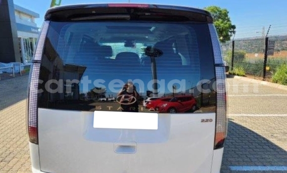 Nunua Ilio tumika Hyundai Starex (H-1) White Gari ndani ya Big Bend nchini Wilaya ya Lubombo Nunua Ilio tumika Hyundai Starex (H-1) White Gari ndani ya Big Bend nchini Wilaya ya Lubombo