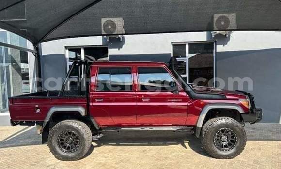 Acheter Occasion Voiture Toyota Land Cruiser Rouge à Manzini, Manzini Acheter Occasion Voiture Toyota Land Cruiser Rouge à Manzini, Manzini