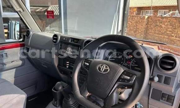 Acheter Occasion Voiture Toyota Land Cruiser Rouge à Manzini, Manzini Acheter Occasion Voiture Toyota Land Cruiser Rouge à Manzini, Manzini