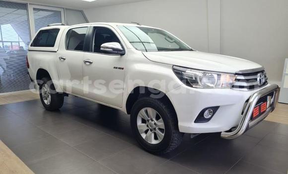 Nunua Ilio tumika Toyota Hilux White Gari ndani ya Manzini nchini Manzini Nunua Ilio tumika Toyota Hilux White Gari ndani ya Manzini nchini Manzini
