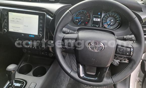 Nunua Ilio tumika Toyota Hilux White Gari ndani ya Manzini nchini Manzini Nunua Ilio tumika Toyota Hilux White Gari ndani ya Manzini nchini Manzini