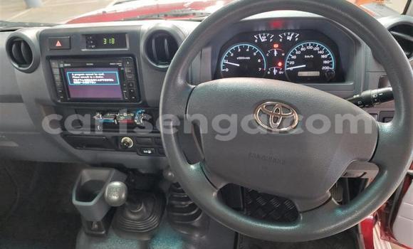 Nunua Ilio tumika Toyota Land Cruiser Red Gari ndani ya Ezulwini nchini Hhohho Nunua Ilio tumika Toyota Land Cruiser Red Gari ndani ya Ezulwini nchini Hhohho