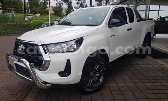 Buy Used Toyota Hilux White Car in Ezulwini in Hhohho