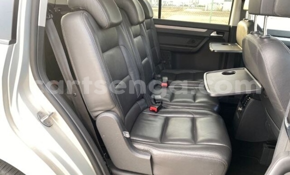 Nunua Ilio tumika Volkswagen Touran Silver Gari ndani ya Manzini nchini Manzini Nunua Ilio tumika Volkswagen Touran Silver Gari ndani ya Manzini nchini Manzini