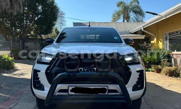 Buy Used Toyota Hilux White Car in Matsapha in Manzini Buy Used Toyota Hilux White Car in Matsapha in Manzini