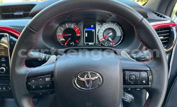 Buy Used Toyota Hilux White Car in Matsapha in Manzini Buy Used Toyota Hilux White Car in Matsapha in Manzini