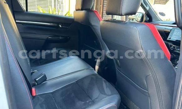 Buy Used Toyota Hilux White Car in Matsapha in Manzini Buy Used Toyota Hilux White Car in Matsapha in Manzini