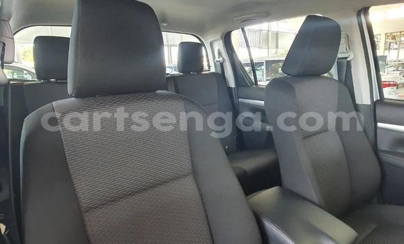 Buy Used Toyota Hilux Silver Car in Ezulwini in Hhohho Buy Used Toyota Hilux Silver Car in Ezulwini in Hhohho