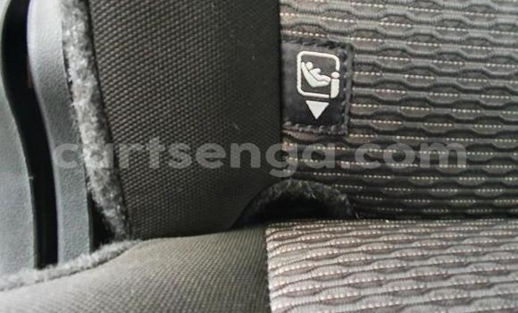 Buy Used Toyota Hilux Silver Car in Ezulwini in Hhohho Buy Used Toyota Hilux Silver Car in Ezulwini in Hhohho