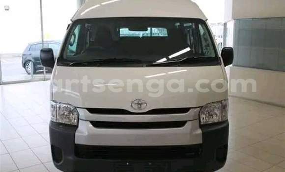 Nunua Ilio tumika Toyota Hiace White Gari ndani ya Manzini nchini Manzini