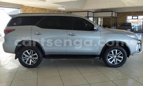 Acheter Occasion Voiture Toyota Fortuner Rouge à Mbabane, Manzini Acheter Occasion Voiture Toyota Fortuner Rouge à Mbabane, Manzini