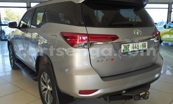 Acheter Occasion Voiture Toyota Fortuner Rouge à Mbabane, Manzini Acheter Occasion Voiture Toyota Fortuner Rouge à Mbabane, Manzini
