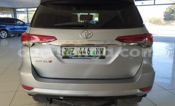 Acheter Occasion Voiture Toyota Fortuner Rouge à Mbabane, Manzini Acheter Occasion Voiture Toyota Fortuner Rouge à Mbabane, Manzini