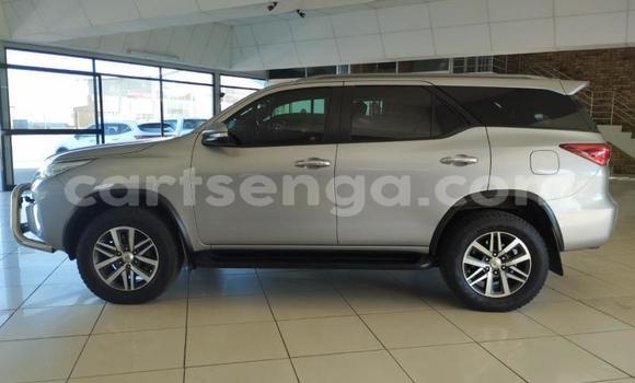 Acheter Occasion Voiture Toyota Fortuner Rouge à Mbabane, Manzini Acheter Occasion Voiture Toyota Fortuner Rouge à Mbabane, Manzini