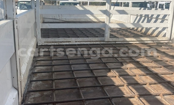 Acheter Occasion Utilitaire Caterpillar 120 Blanc à Matsapha, Manzini Acheter Occasion Utilitaire Caterpillar 120 Blanc à Matsapha, Manzini