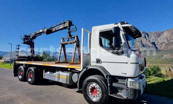 Buy Used Caterpillar 120 White Truck in Mbabane in Manzini Buy Used Caterpillar 120 White Truck in Mbabane in Manzini