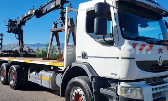 Buy Used Caterpillar 120 White Truck in Mbabane in Manzini Buy Used Caterpillar 120 White Truck in Mbabane in Manzini