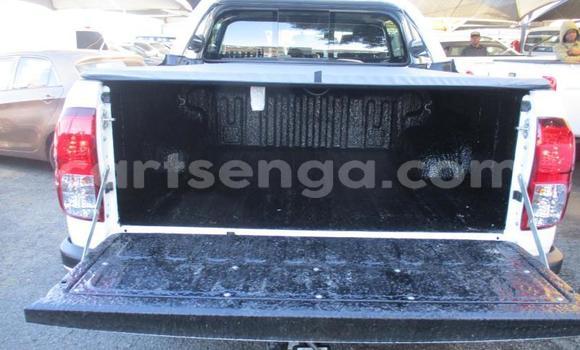 Buy Used Toyota Hilux White Car in Manzini in Manzini Buy Used Toyota Hilux White Car in Manzini in Manzini