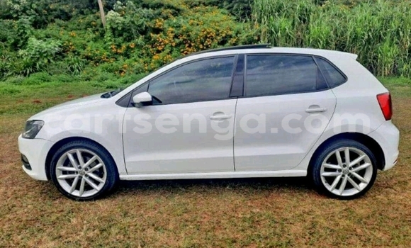 Nunua Ilio tumika Volkswagen Polo White Gari ndani ya Manzini nchini Manzini Nunua Ilio tumika Volkswagen Polo White Gari ndani ya Manzini nchini Manzini