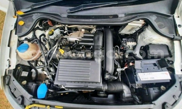 Nunua Ilio tumika Volkswagen Polo White Gari ndani ya Manzini nchini Manzini Nunua Ilio tumika Volkswagen Polo White Gari ndani ya Manzini nchini Manzini