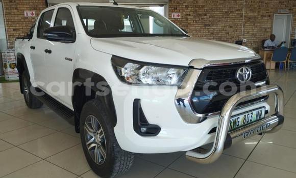 Buy Used Toyota Hilux Silver Car in Mbabane in Manzini Buy Used Toyota Hilux Silver Car in Mbabane in Manzini
