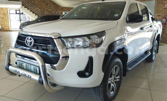 Buy Used Toyota Hilux Silver Car in Mbabane in Manzini Buy Used Toyota Hilux Silver Car in Mbabane in Manzini